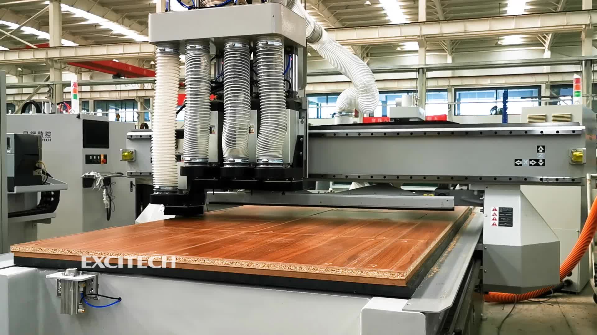 Excitech τεσσάρων κεφαλαίων κέντρου εργασίας CNC